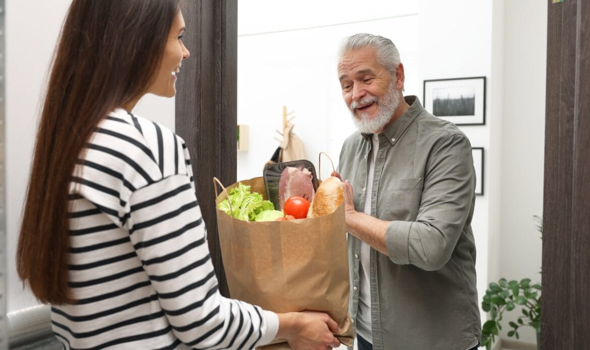 Food Services That Help Seniors Thrive